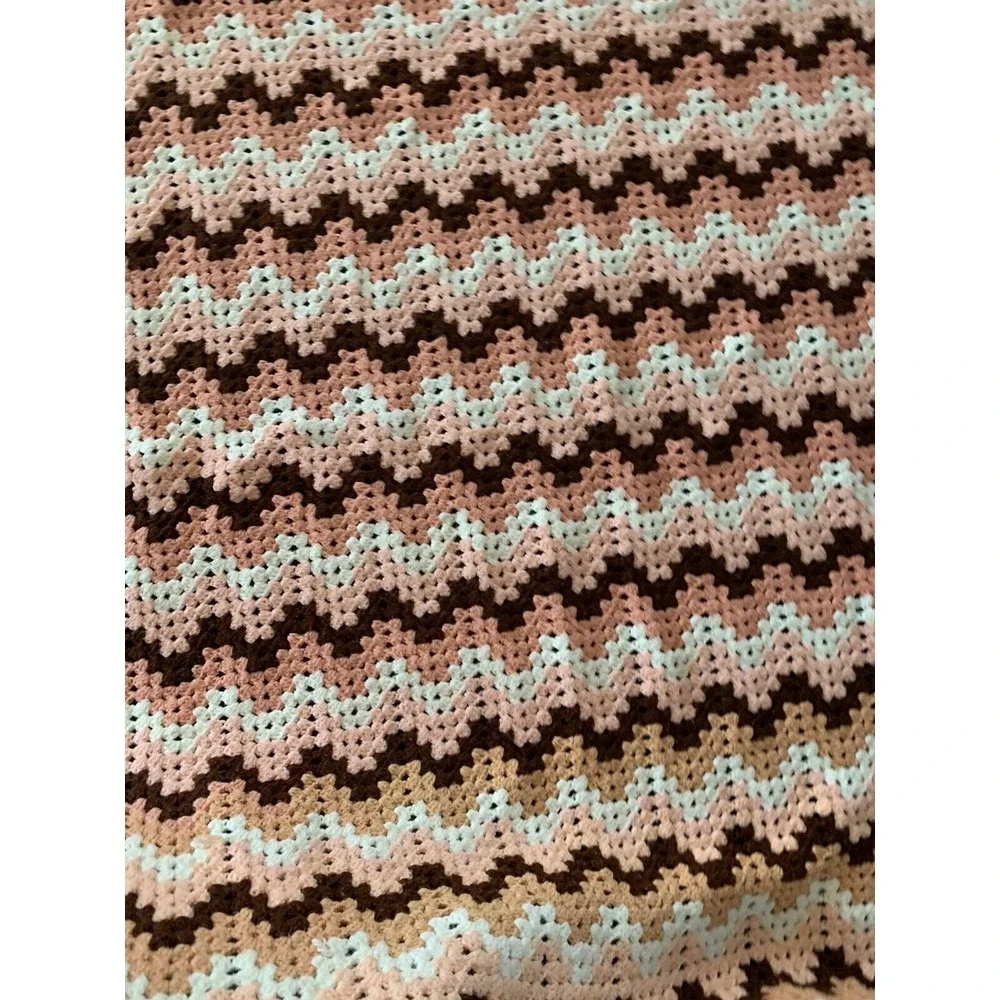Vintage HANDMADE CROCHETED AFGAN 70